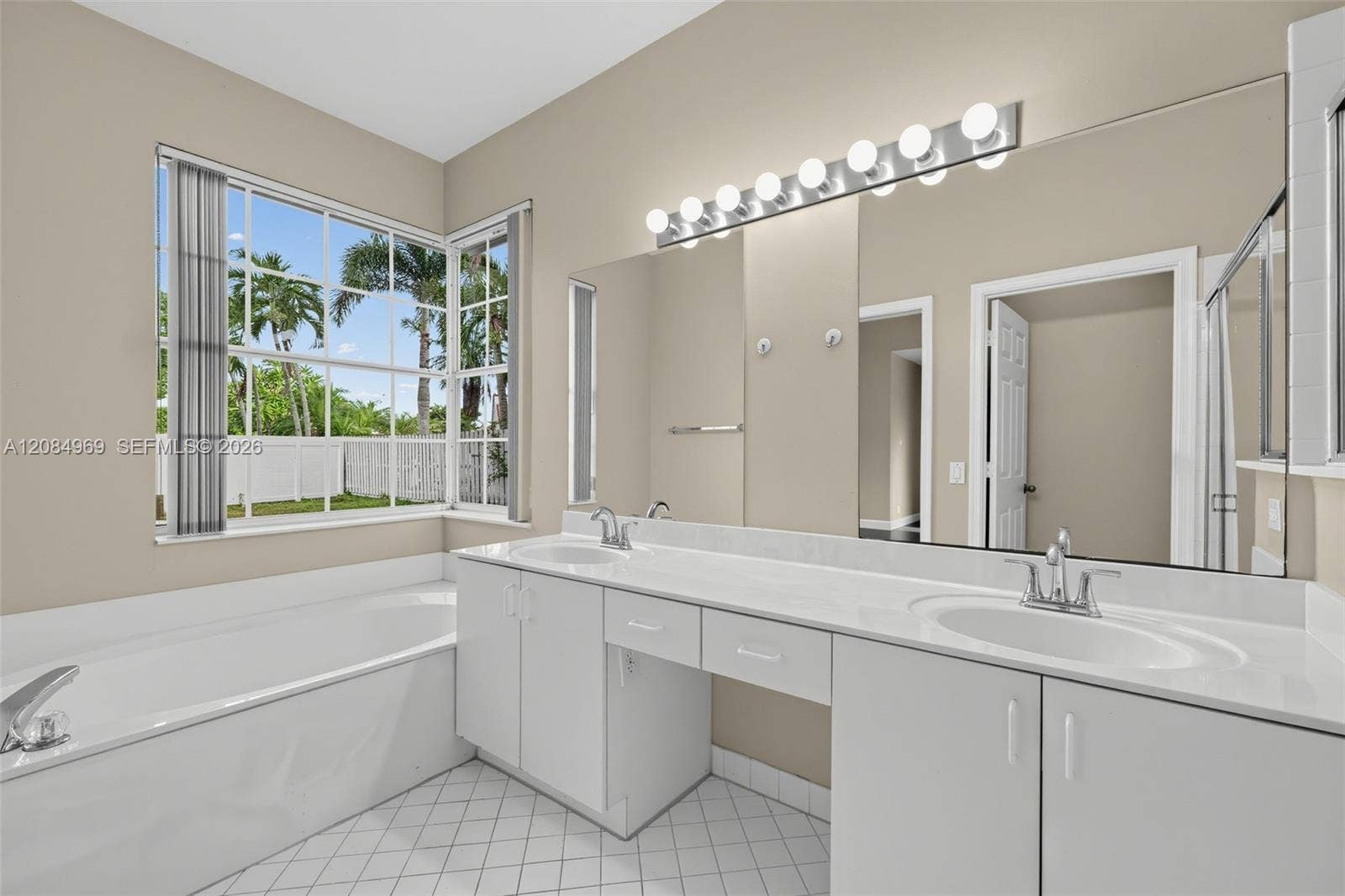 335 Cambridge Drive, Weston, FL 33326 Photo 29