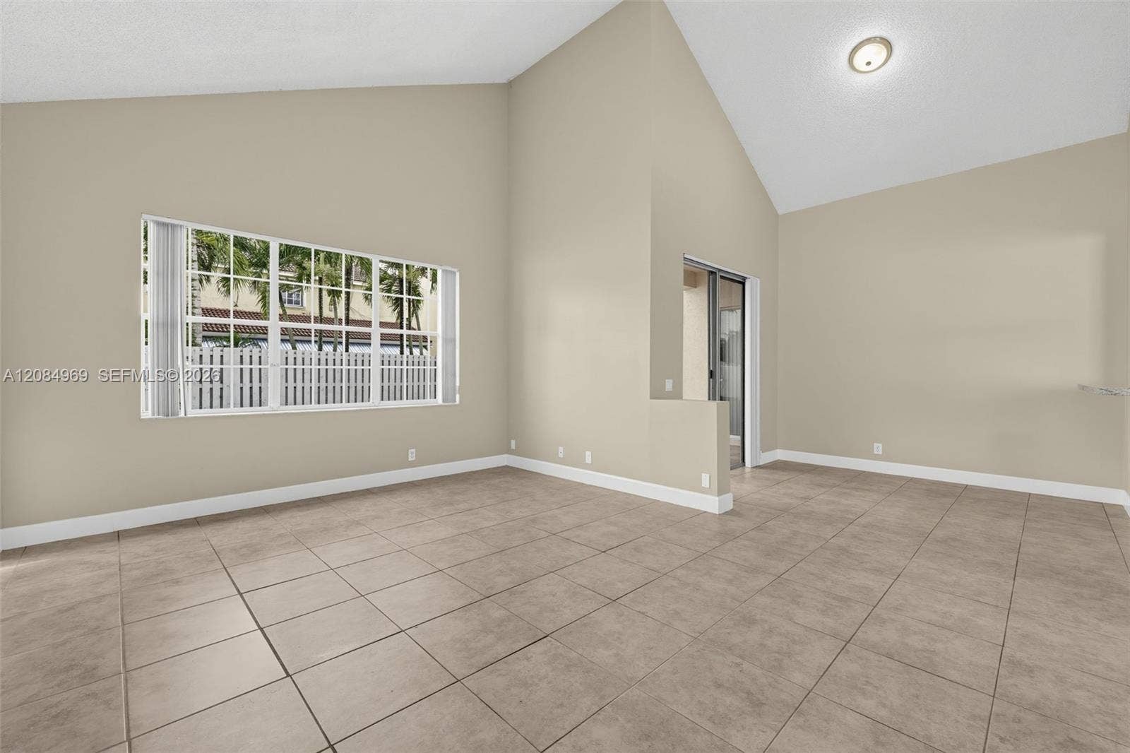335 Cambridge Drive, Weston, FL 33326 Photo 4