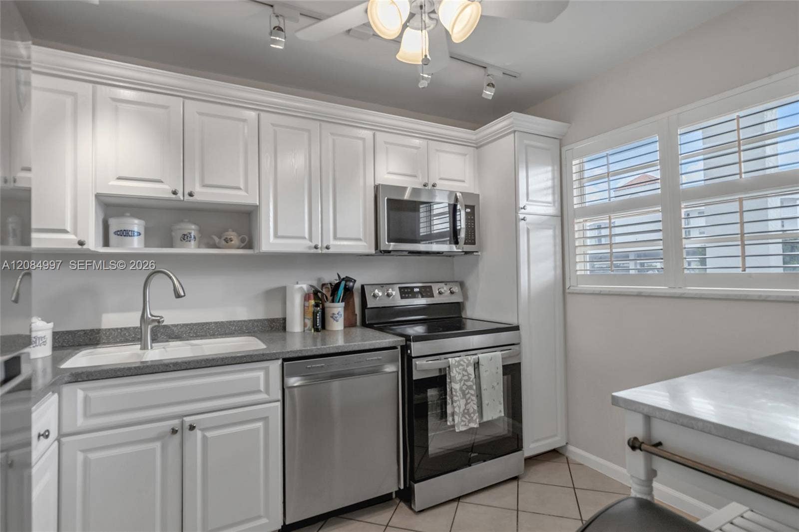 20 Yacht Club Drive, #103, North Palm Beach, FL 33408 Photo 9