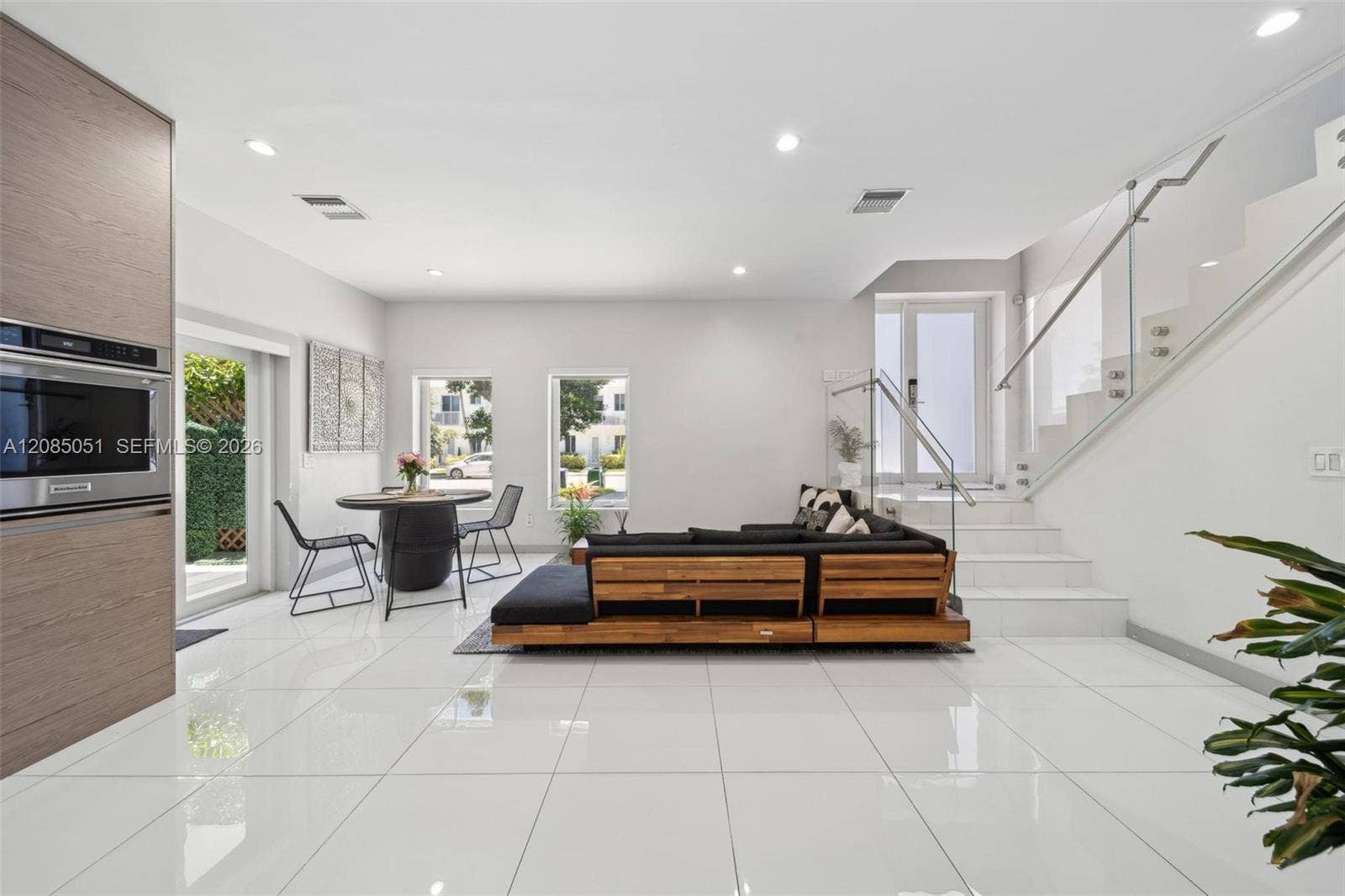 2615 NE 213th Street, Miami, FL 33180 Photo 1