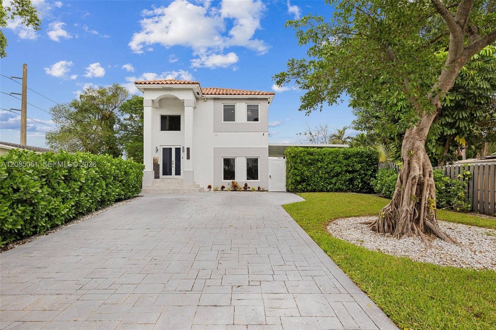 2615 NE 213th Street, Miami, FL 33180 Photo 25