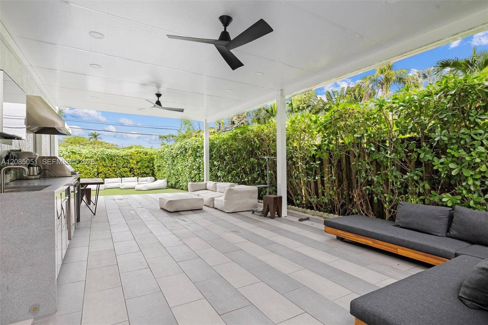 2615 NE 213th Street, Miami, FL 33180 Photo 21