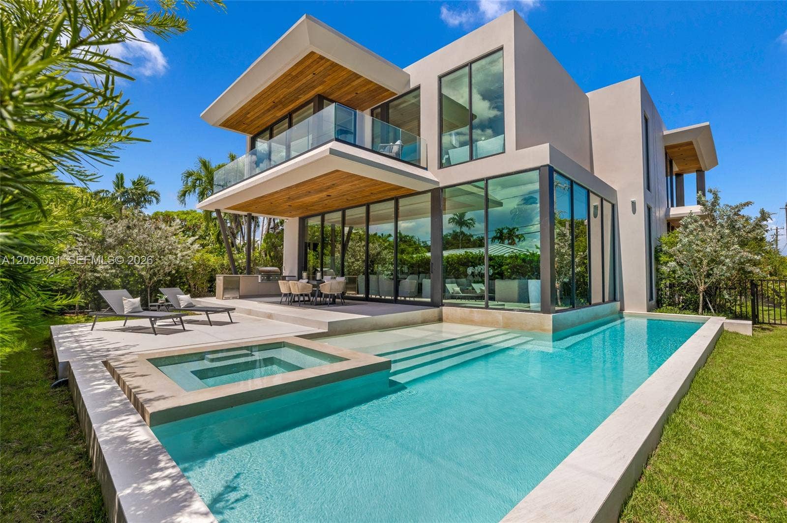 4940 Cherokee Avenue, Miami Beach, FL 33140 Photo 3