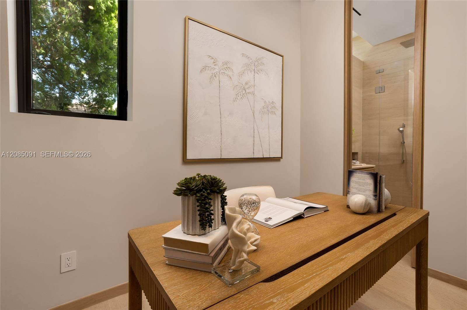 4940 Cherokee Avenue, Miami Beach, FL 33140 Maid room / office
