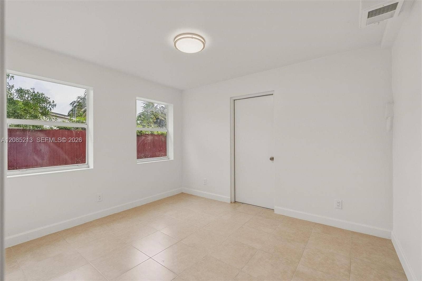 5820 NE 2nd Avenue, Oakland Park, FL 33334 Photo 17