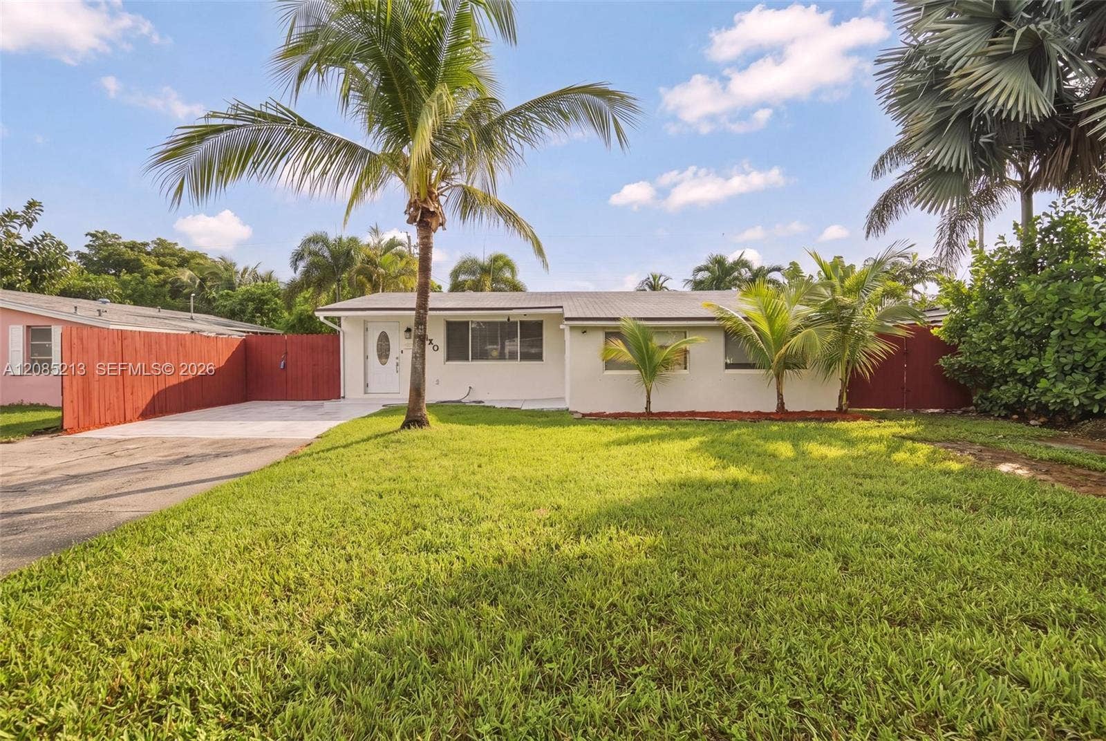 5820 NE 2nd Avenue, Oakland Park, FL 33334 Photo 2
