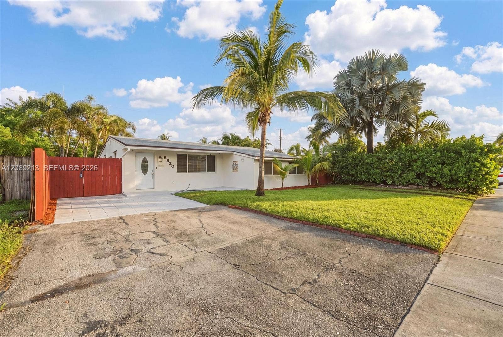 5820 NE 2nd Avenue, Oakland Park, FL 33334 Photo 1