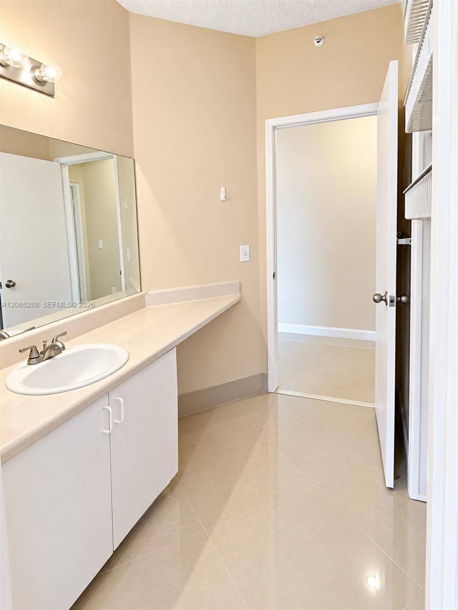 6976 SW 39th Street, #G205, Davie, FL 33314 Photo 10