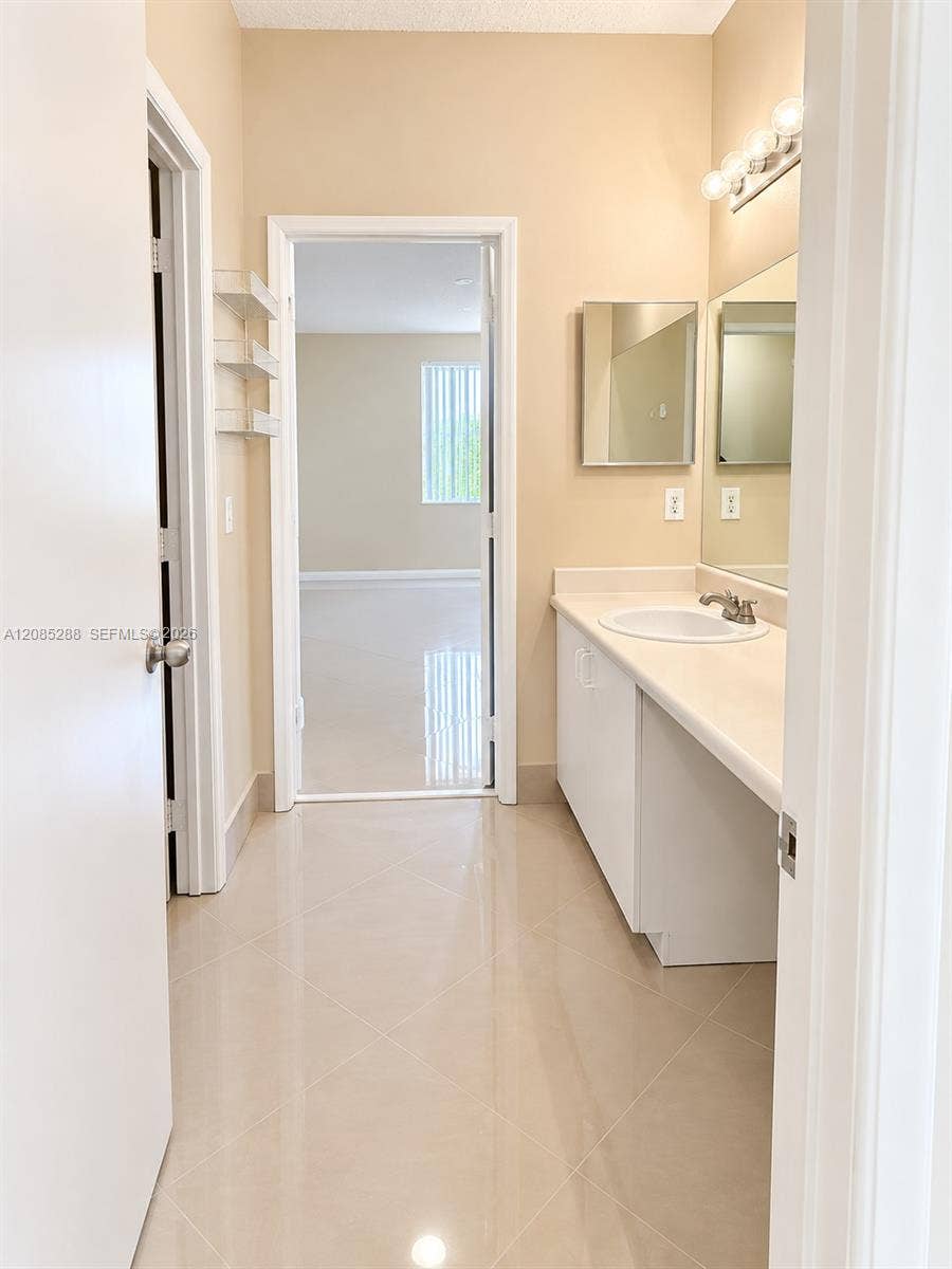 6976 SW 39th Street, #G205, Davie, FL 33314 Photo 9
