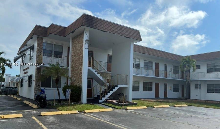 Property photo for 1007 N 19th Avenue, #19, Hollywood, FL