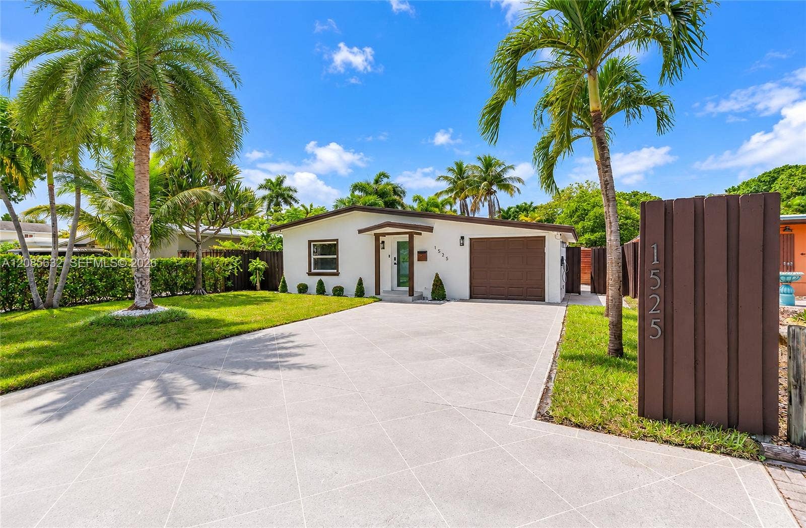 1525 NE 18th Avenue, Fort Lauderdale, FL 33304 Photo 2
