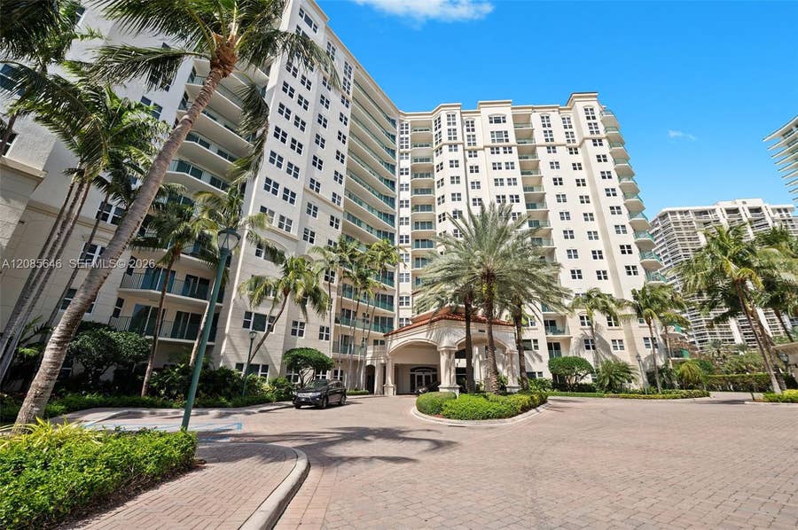 Property photo for 20000 E Country Club Drive, #314, Aventura, FL
