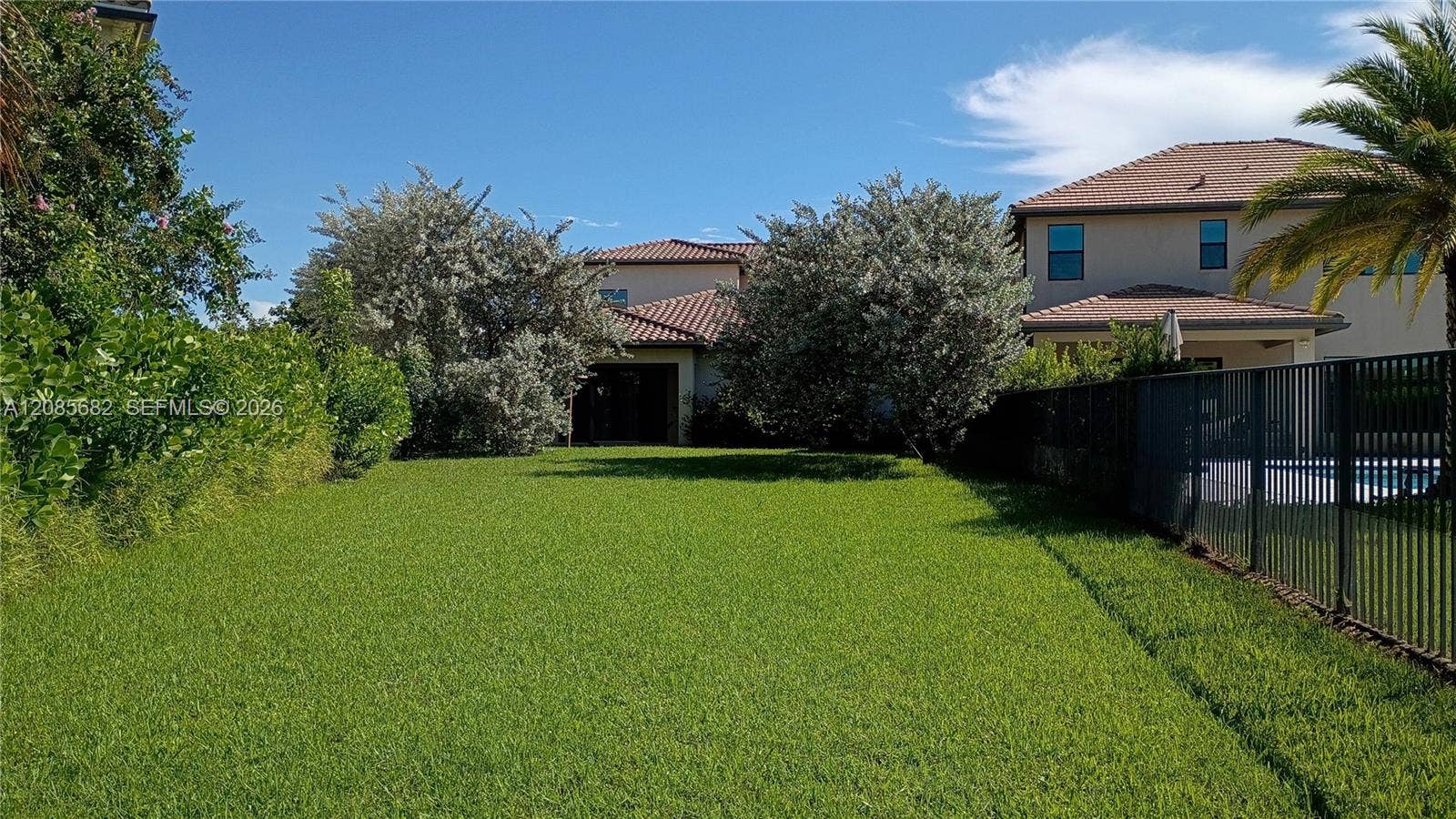 1280 SW 113th Way, Pembroke Pines, FL 33025 Huge Lake Front Lot Large for Possibilities - Pool, Outdoor Kitchen Perhaps ?