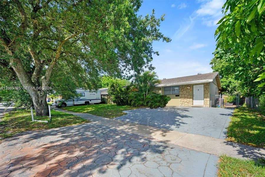 Property photo for 3530 N 65th Avenue, Hollywood, FL