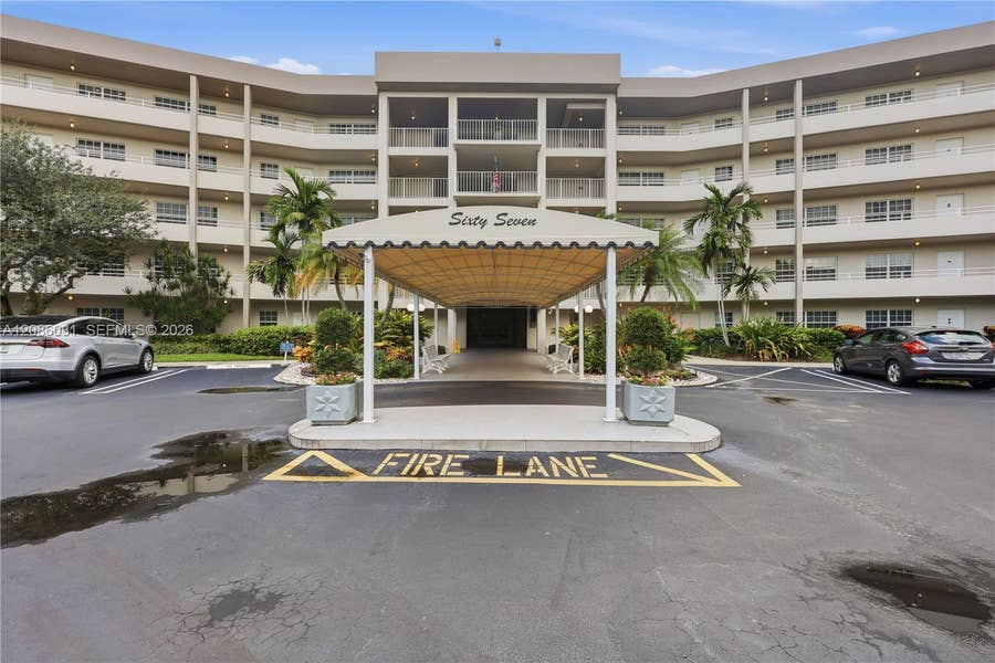 Property photo for 555 Oaks Lane, #309, Pompano Beach, FL