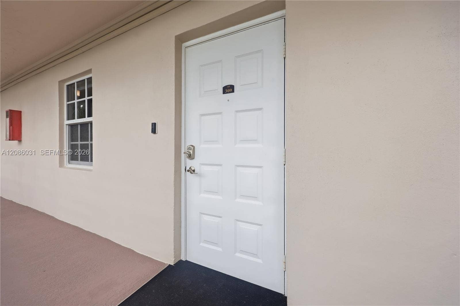 555 Oaks Lane, #309, Pompano Beach, FL 33069 Photo 2