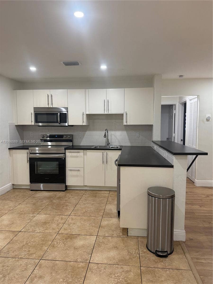 2733 SW 46th Court, Dania, Dania Beach, FL 33312 Photo 4