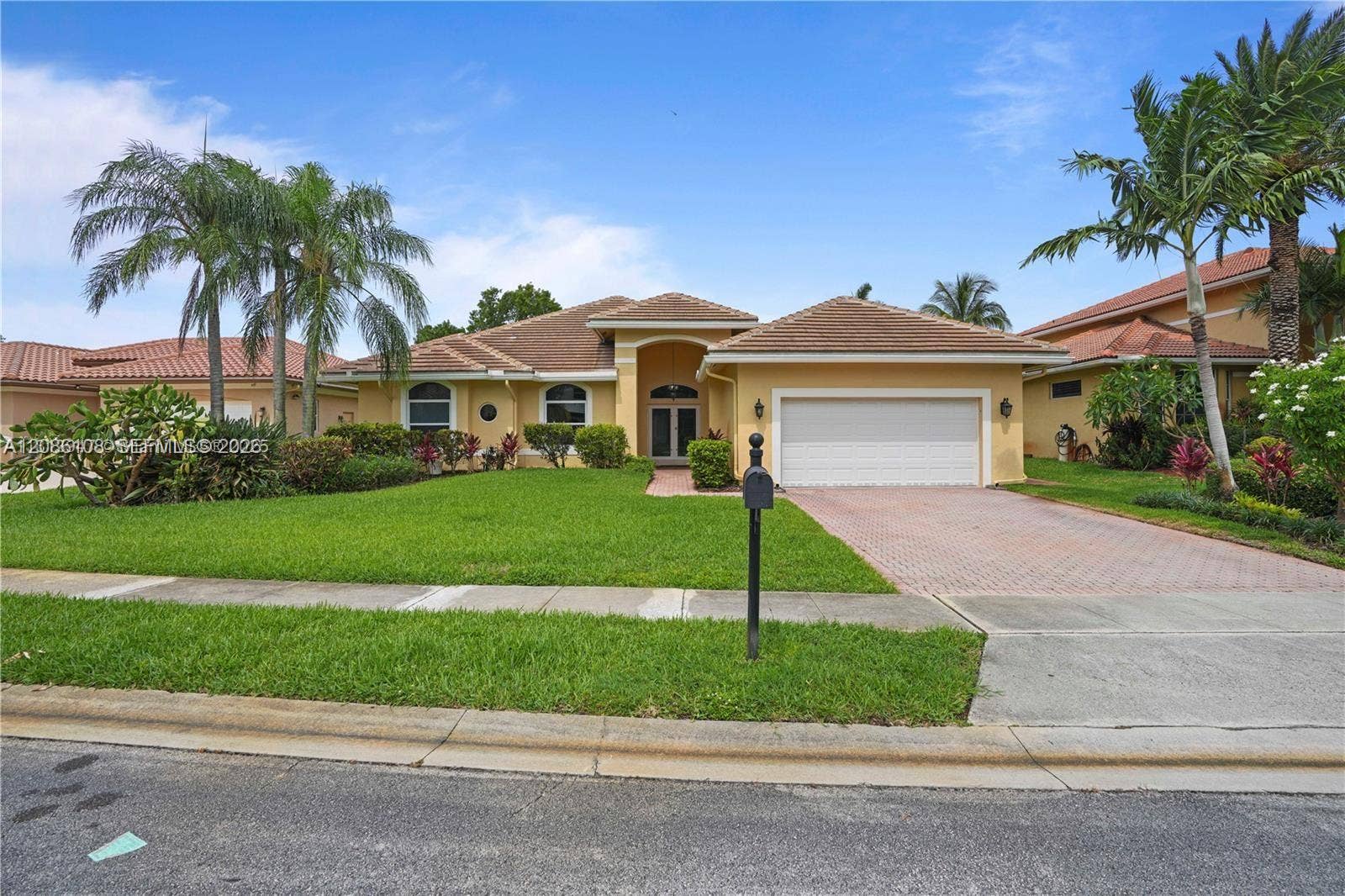 720 W Cypress Pointe Drive W, Pembroke Pines, FL 33027 Photo 6