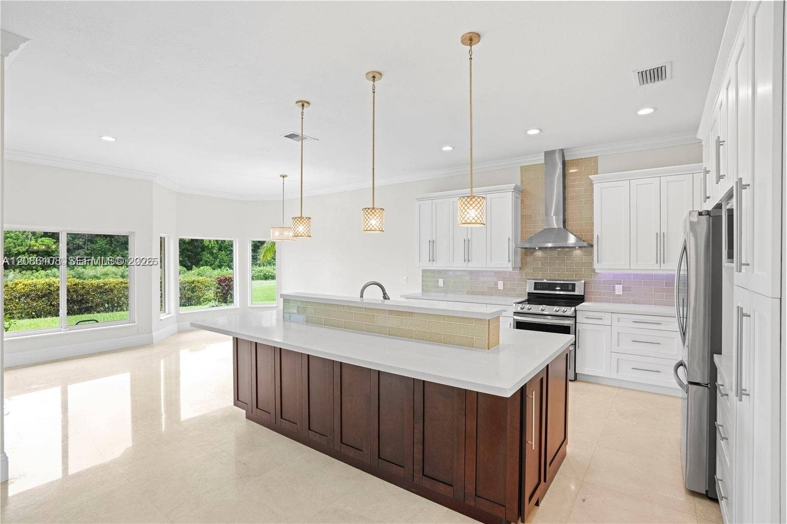 720 W Cypress Pointe Drive W, Pembroke Pines, FL 33027 Photo 14