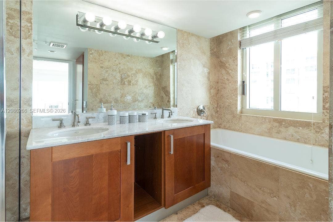 Surfside, FL 33154 Bathtub