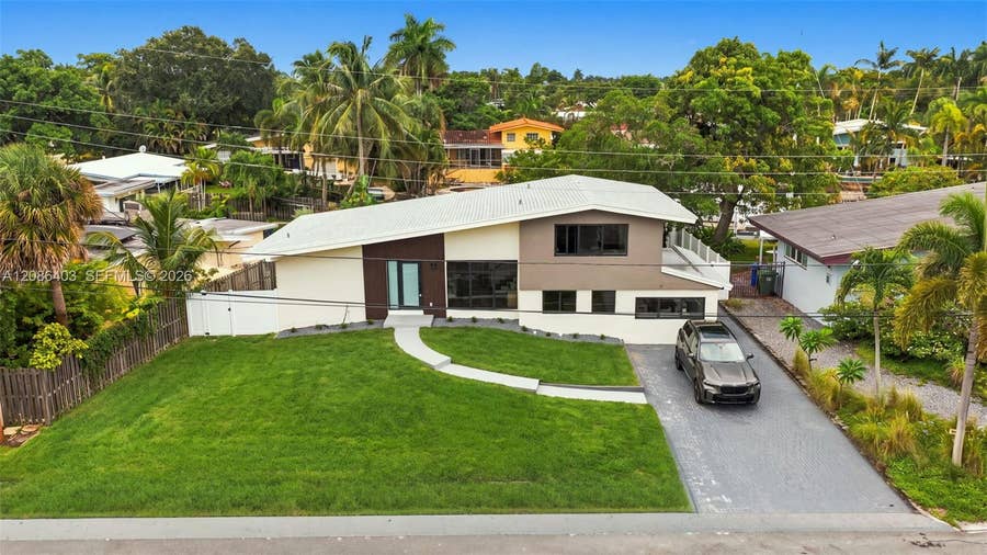 Property photo for 2412 Sugarloaf Lane, Fort Lauderdale, FL