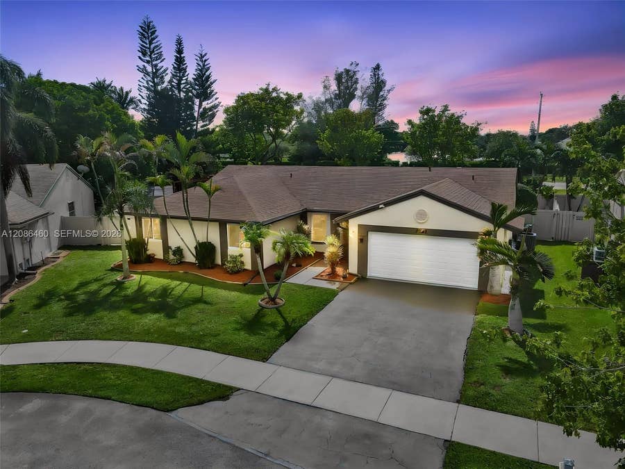 Property photo for 1361 White Stone Way, Davie, FL