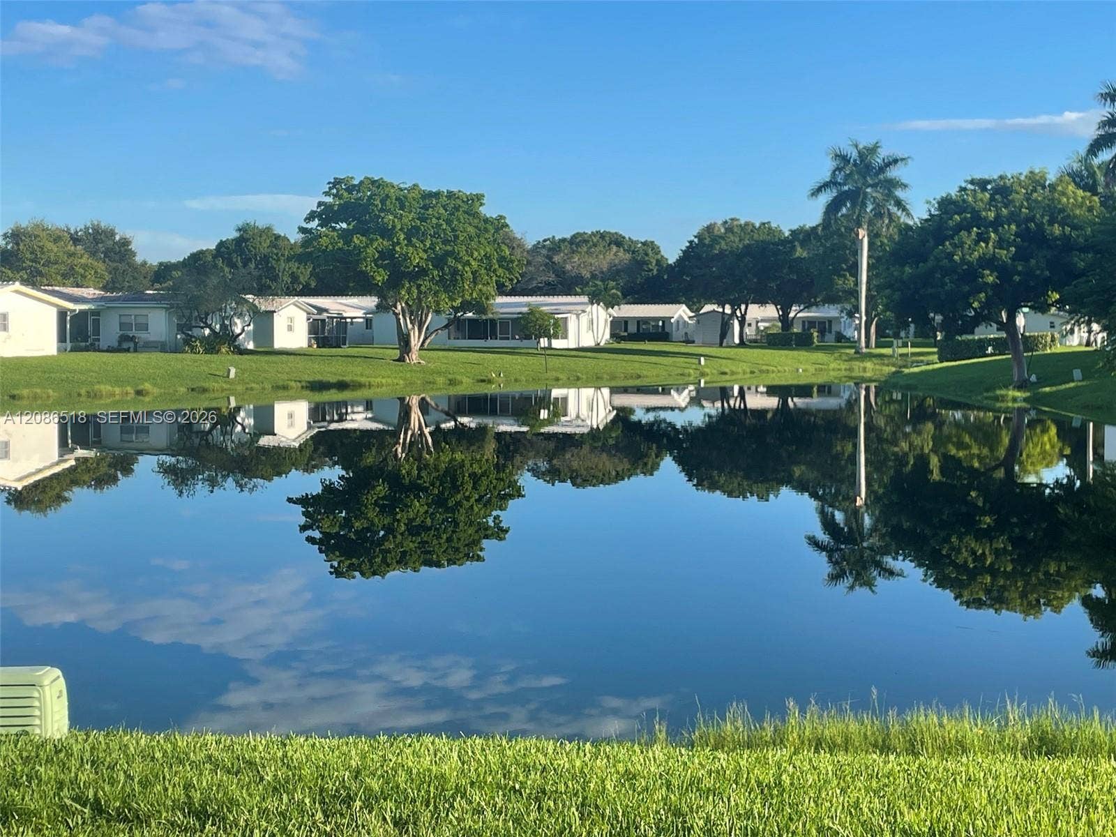 PRIME LAKE FRONT