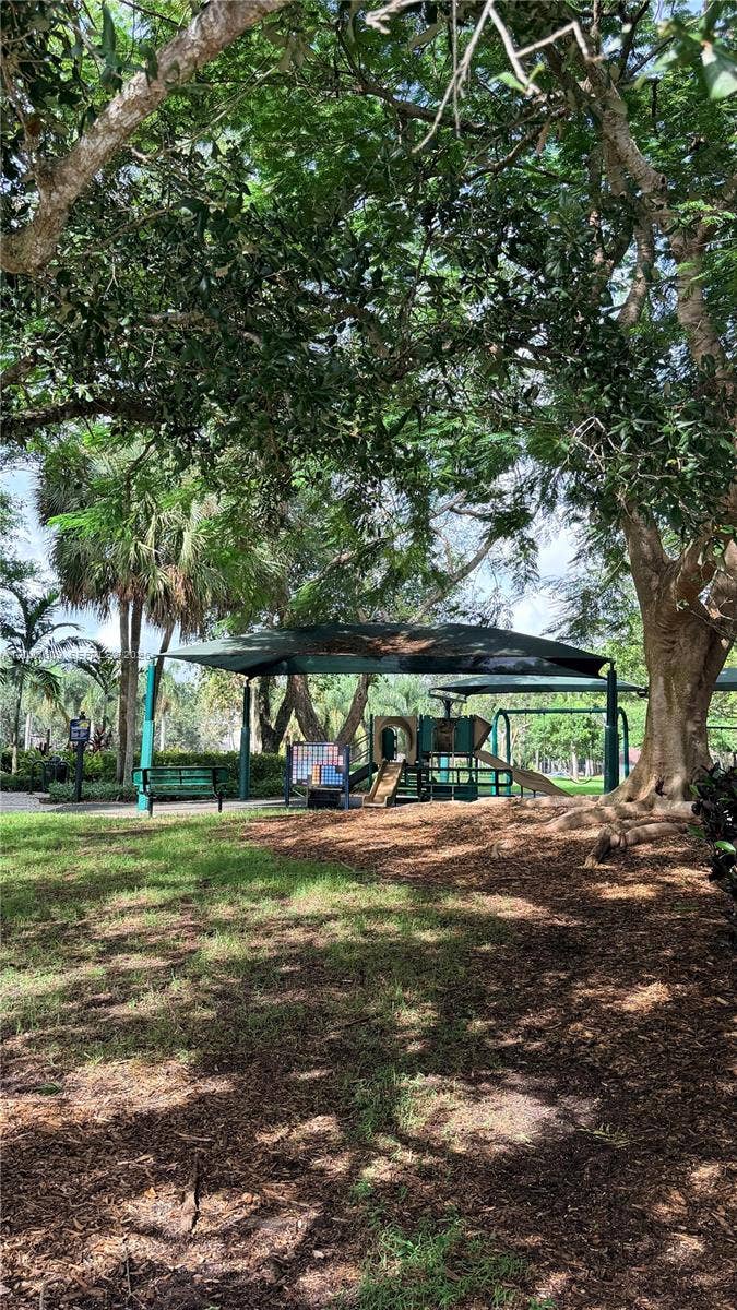 1290 Seagrape Circle, Weston, Weston, FL 33326 Country Isles Park