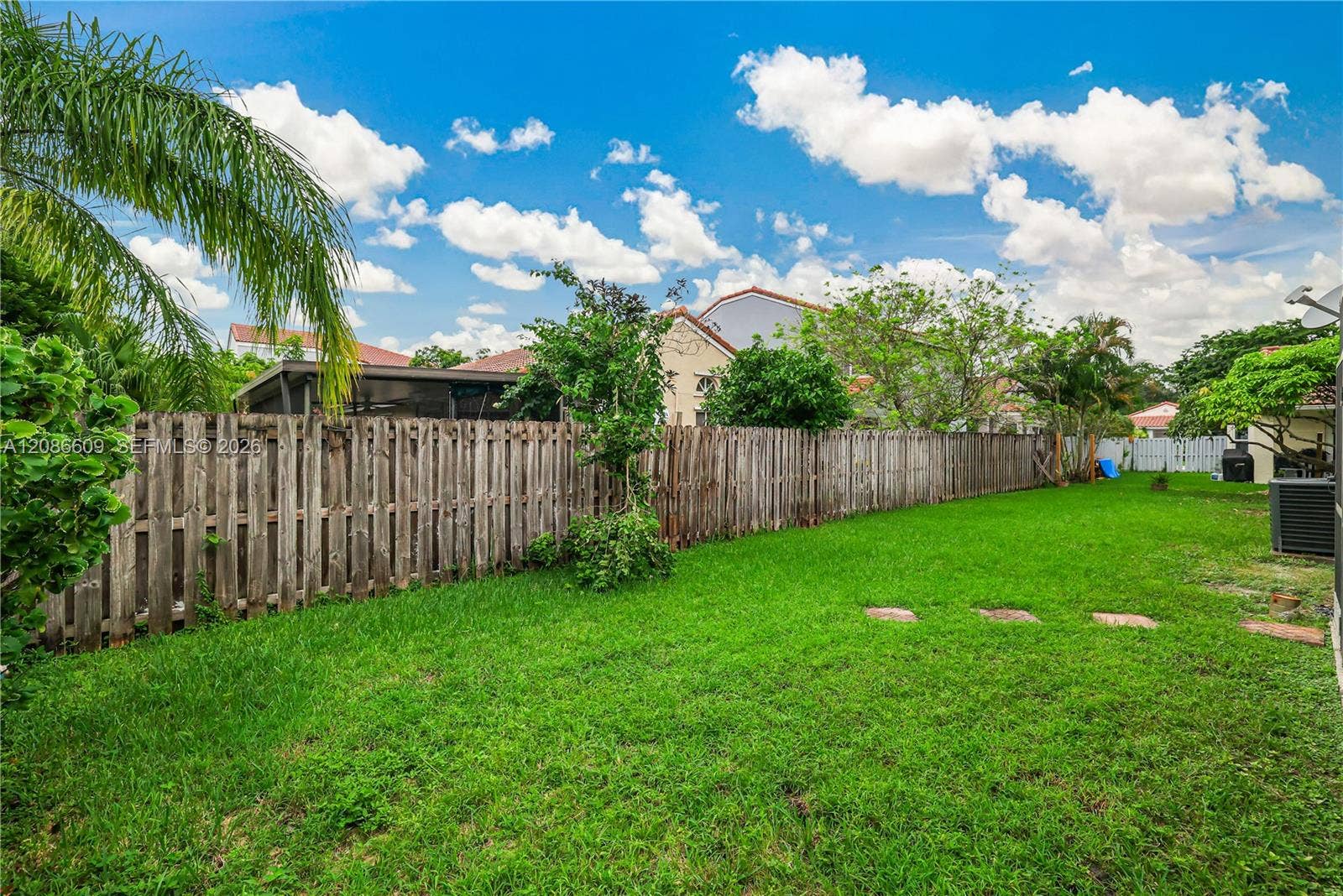 1290 Seagrape Circle, Weston, Weston, FL 33326 Spacious backyard.