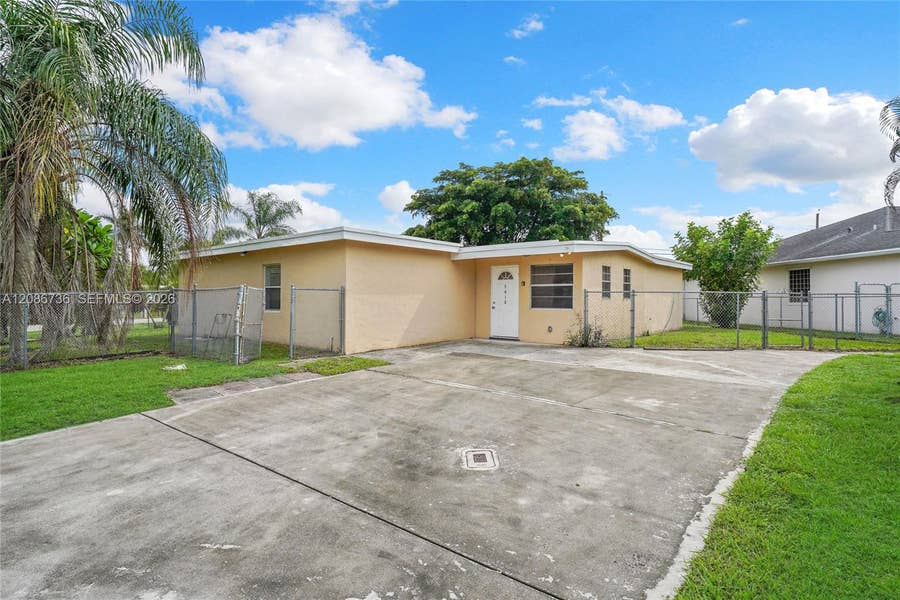 Property photo for 5618 Cinnamon Drive, West Palm Beach, FL