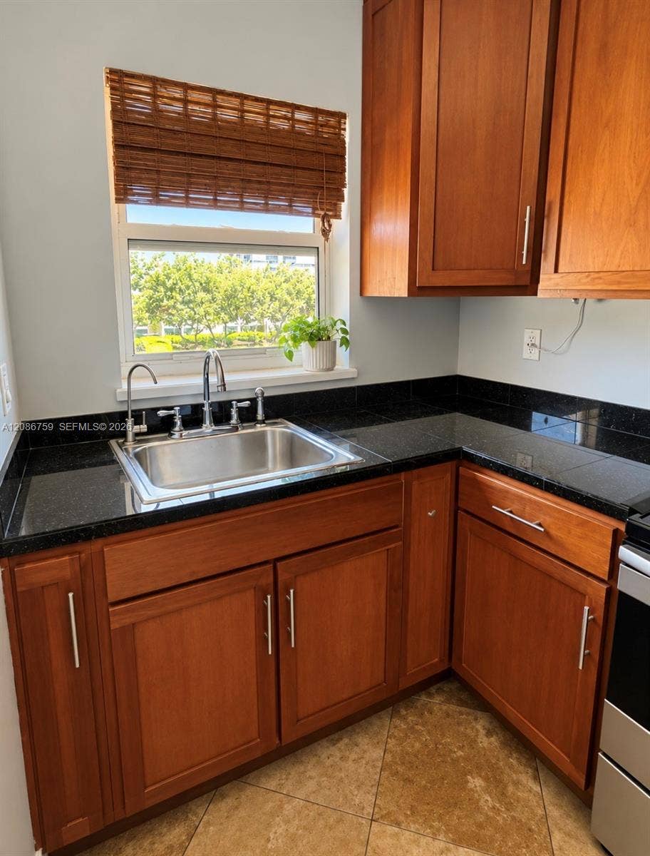 1000 SE 15th Street, #205, Fort Lauderdale, FL 33316 Photo 5