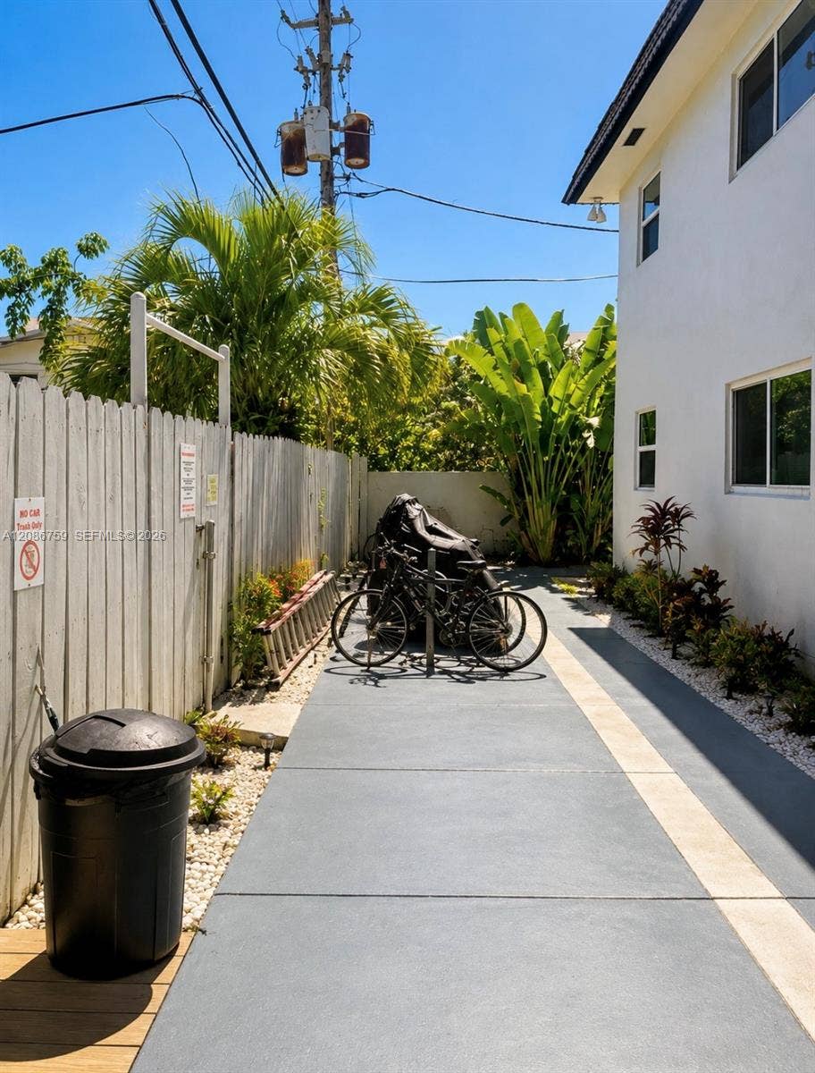 1000 SE 15th Street, #205, Fort Lauderdale, FL 33316 Photo 11