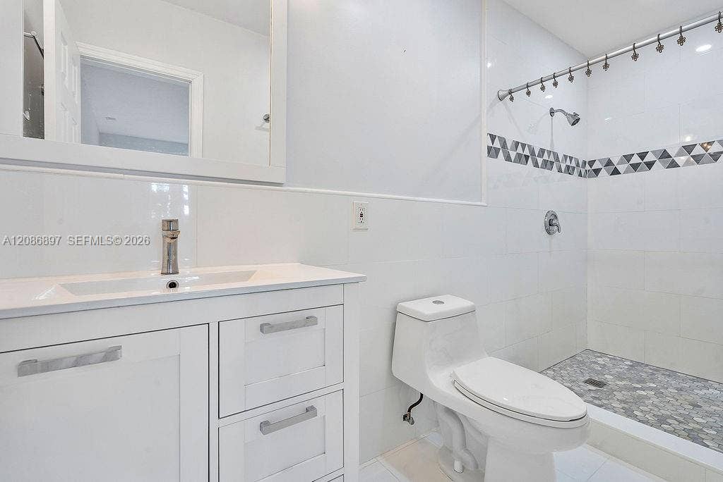 2475 NE 214th Street, Aventura, FL 33180 Photo 23