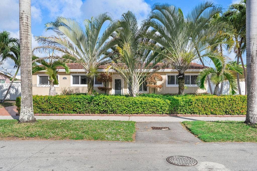2475 NE 214th Street, Aventura, FL 33180 Photo 1