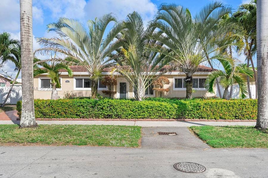 Property photo for 2475 NE 214th Street, Aventura, FL