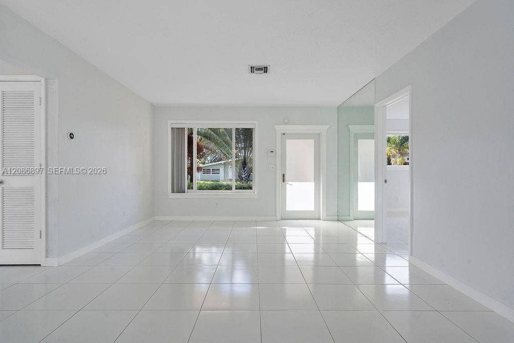 2475 NE 214th Street, Aventura, FL 33180 Photo 13