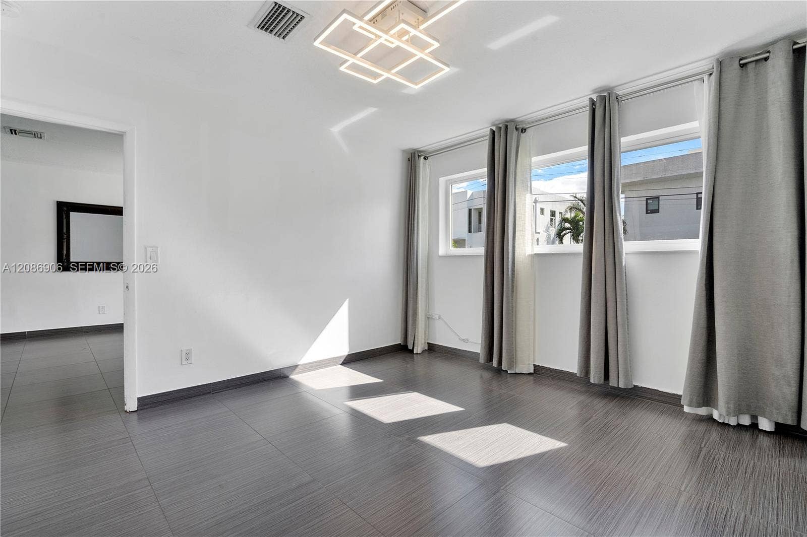 2505 NE 214th Street, Aventura, FL 33180 Photo 2