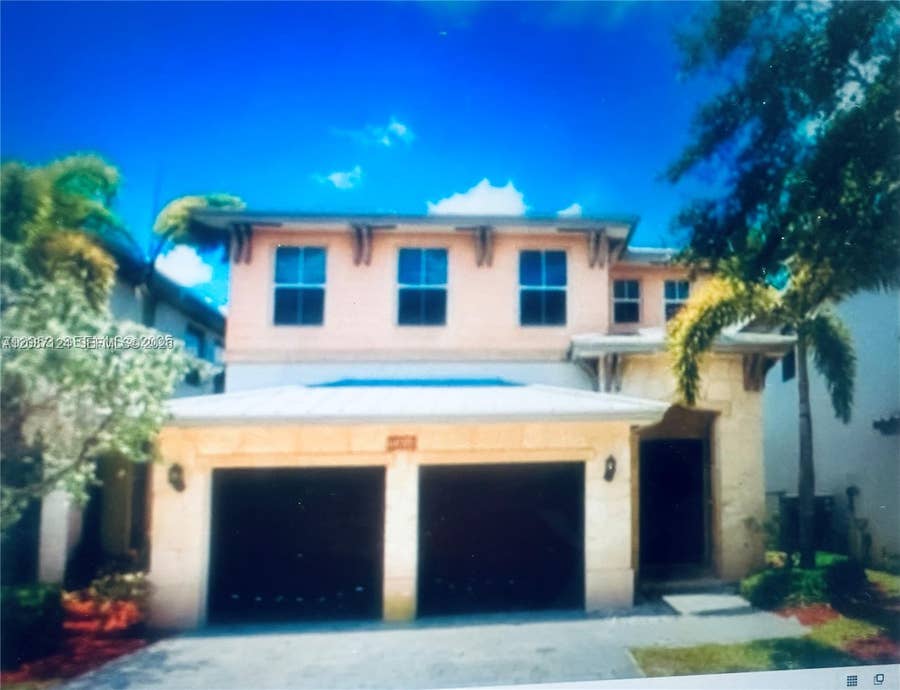 Property photo for 10464 NW 70th Lane, Doral, FL