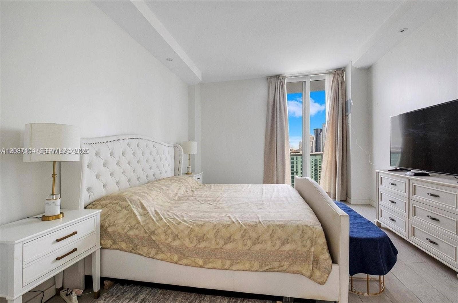 100 Bayview Drive, #PH31, Sunny Isles Beach, Sunny Isles Beach, FL 33160 Photo 5