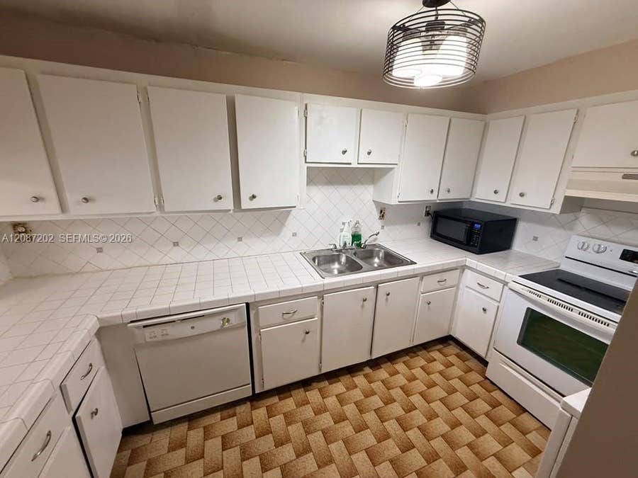 Property photo for 10000 NW 80th Court, #2361, Hialeah Gardens, FL