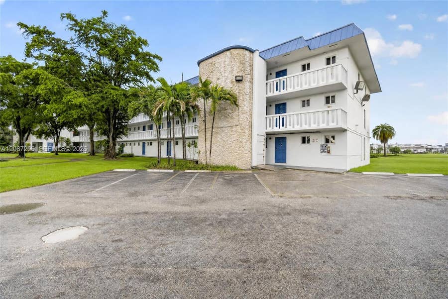 Property photo for 1000 NE 191st Street, #14, Miami, FL
