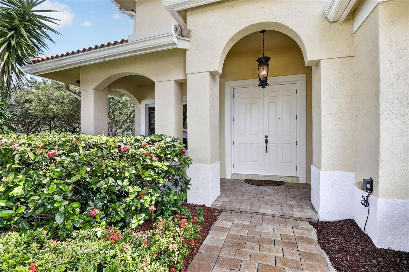 8210 Phoenician Court, Davie, FL 33328 Photo 4