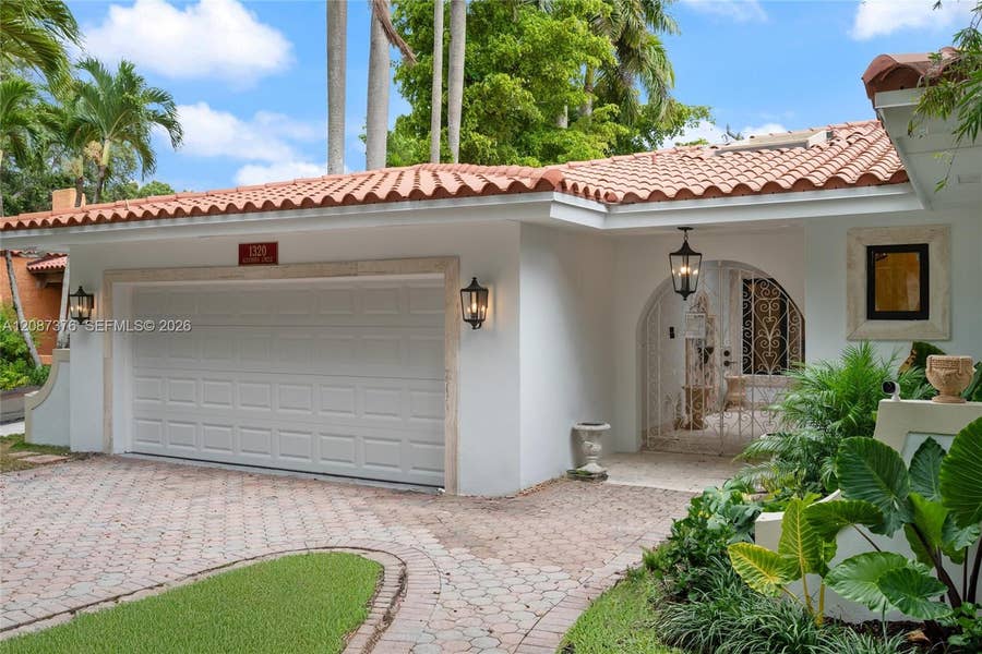 Property photo for 1320 Alhambra Circle, Coral Gables, FL