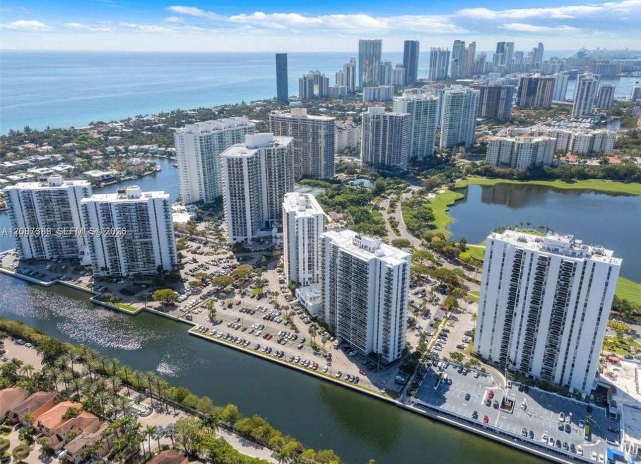 3701 N Country Club Drive, #1807, Aventura, FL 33180 Photo 4