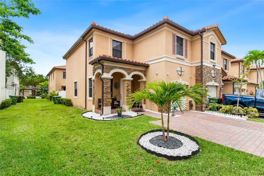 Property photo for 9358 W 33rd Way, Hialeah, FL
