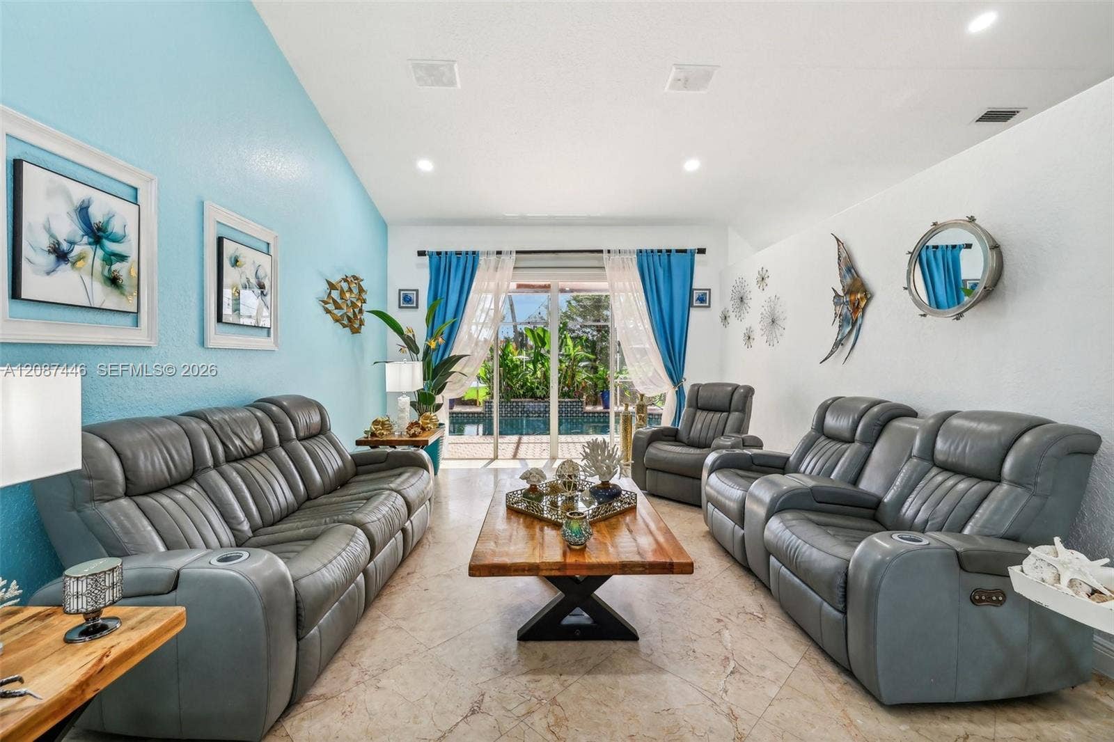 560 W Cypress Pointe Drive W, Pembroke Pines, FL 33027 Photo 17