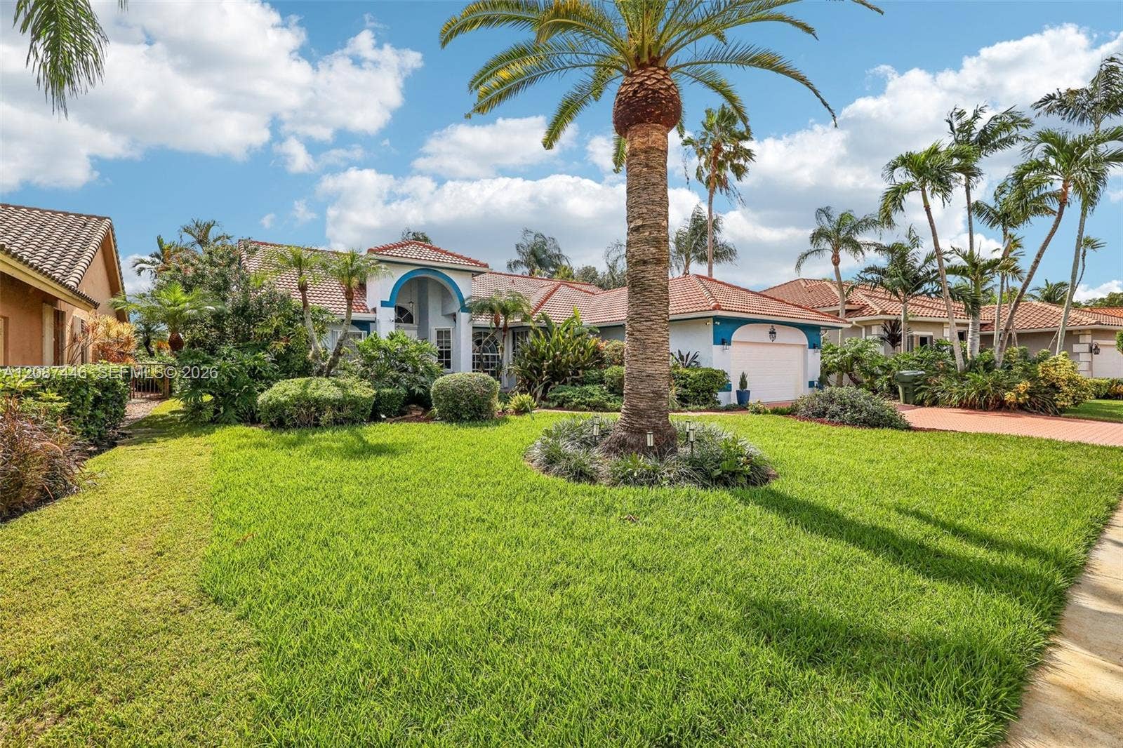 560 W Cypress Pointe Drive W, Pembroke Pines, FL 33027 Photo 30