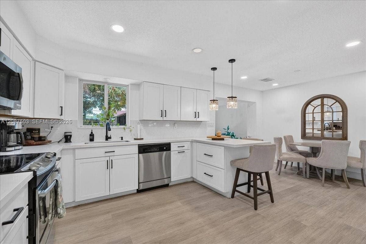 1131 N 75th Avenue, #1131, Hollywood, Hollywood, FL 33024 Photo 8