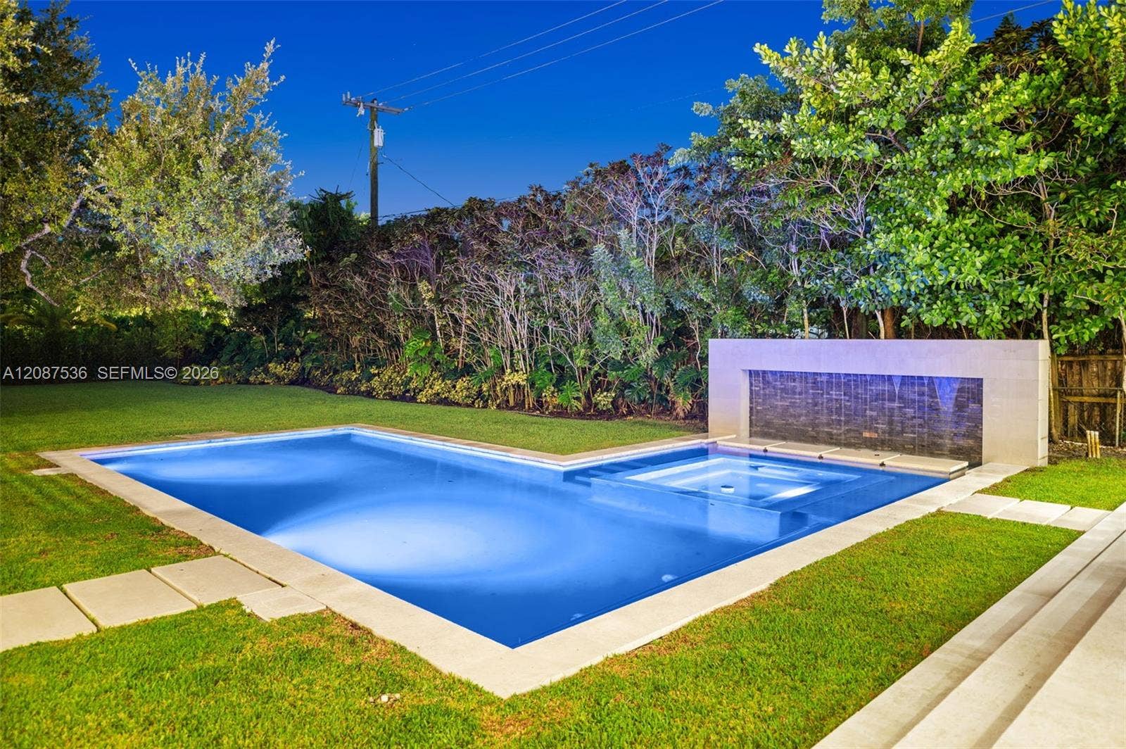 8920 SW 96th Street, Miami, FL 33176 Water fountain