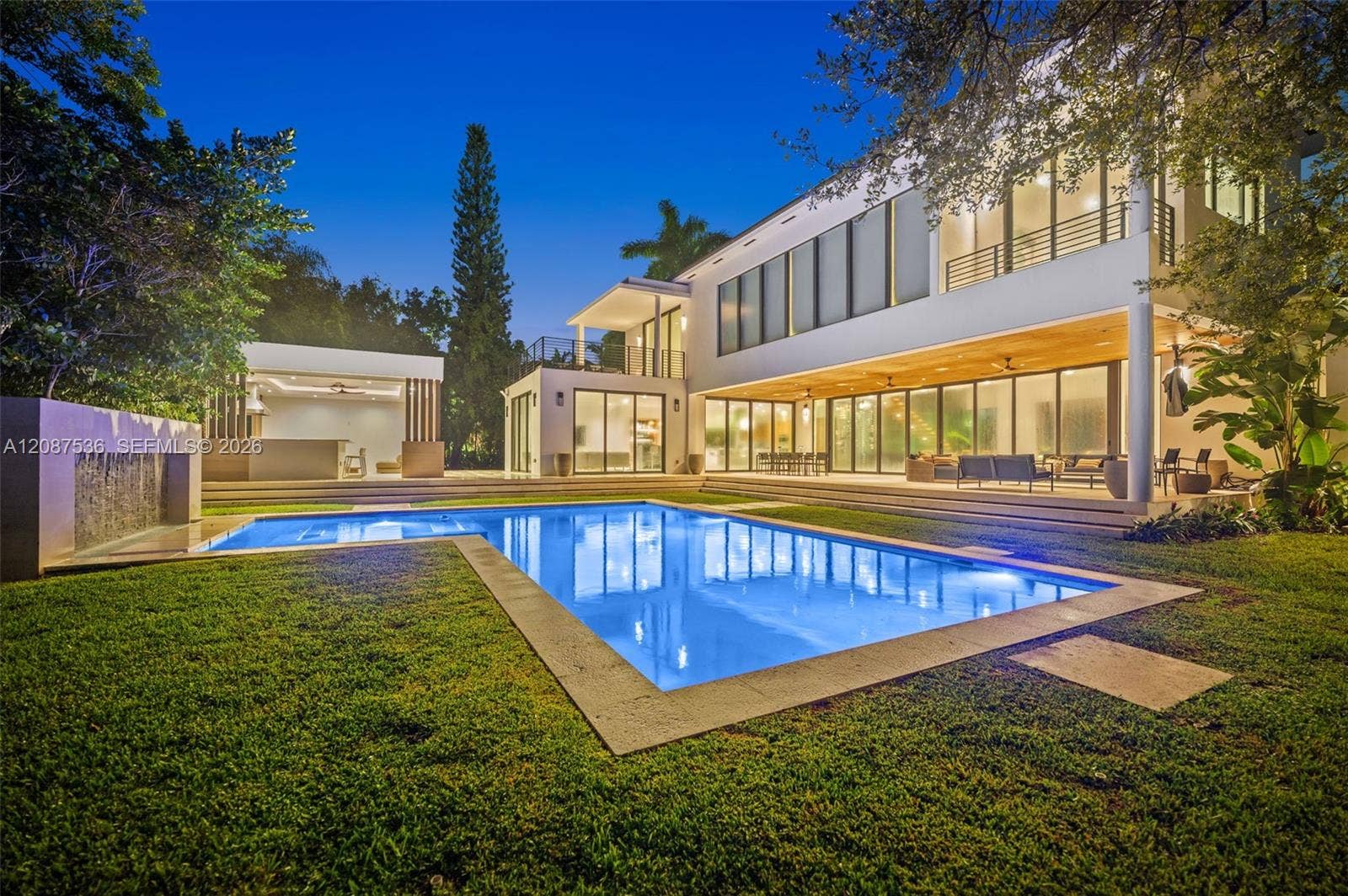 8920 SW 96th Street, Miami, FL 33176 Heated salt system pool